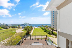 Bella Villa Waterfront Suite